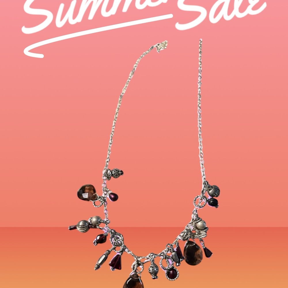 Chic Silver Necklace with Garnet Accents